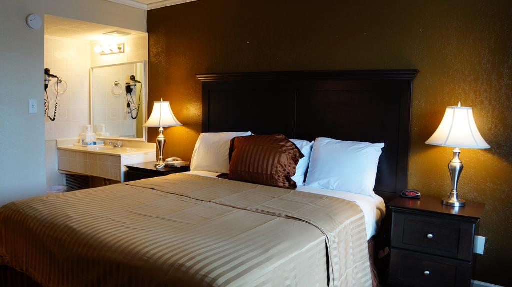 Americas Best Value Inn & Suites Kansas City Grandview Chambre photo